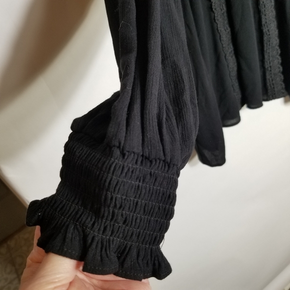 Torrid 2 Top Women's 2XL Crochet Lace Long Sleeve Black Keyhole Button Back - Picture 2 of 10